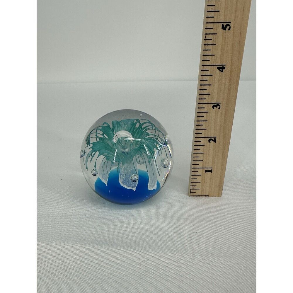 Paperweight Art Glass Sphere With Controlled Bubbles Blue & Clear 3" Jellyfish - Picture 6 of 8